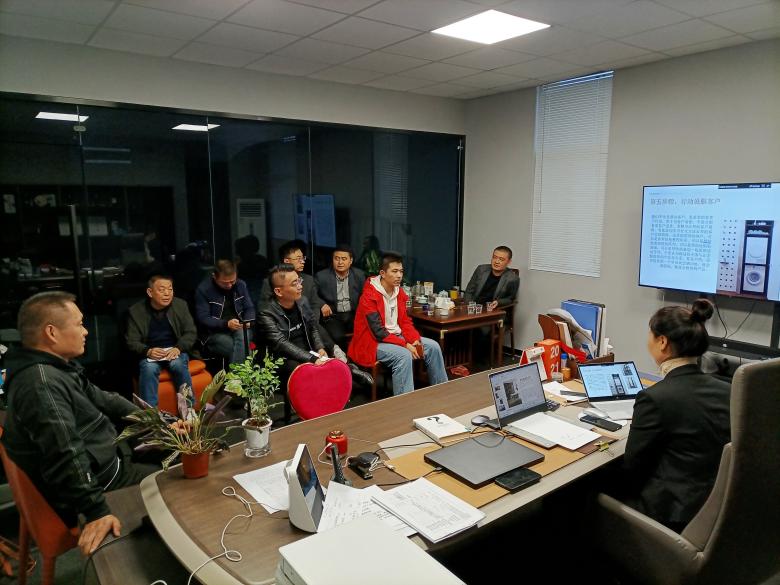 西安酒店家具廠對(duì)銷售部員工進(jìn)行考試.jpg