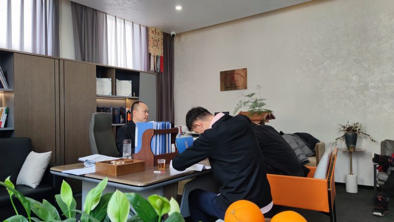 延安天祖國(guó)際酒店與西安博菲克酒店家具廠簽約現(xiàn)場(chǎng).jpg