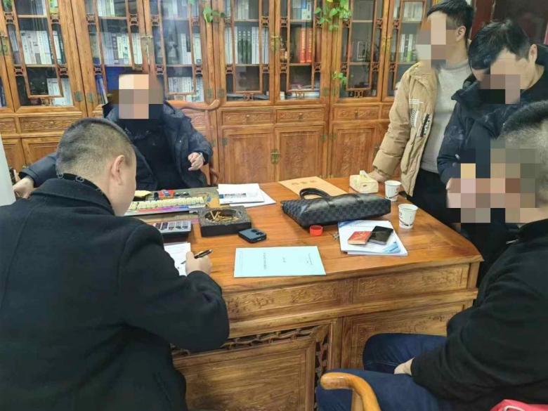 博菲克設(shè)計師與甲方簽約酒店設(shè)計合同.jpg